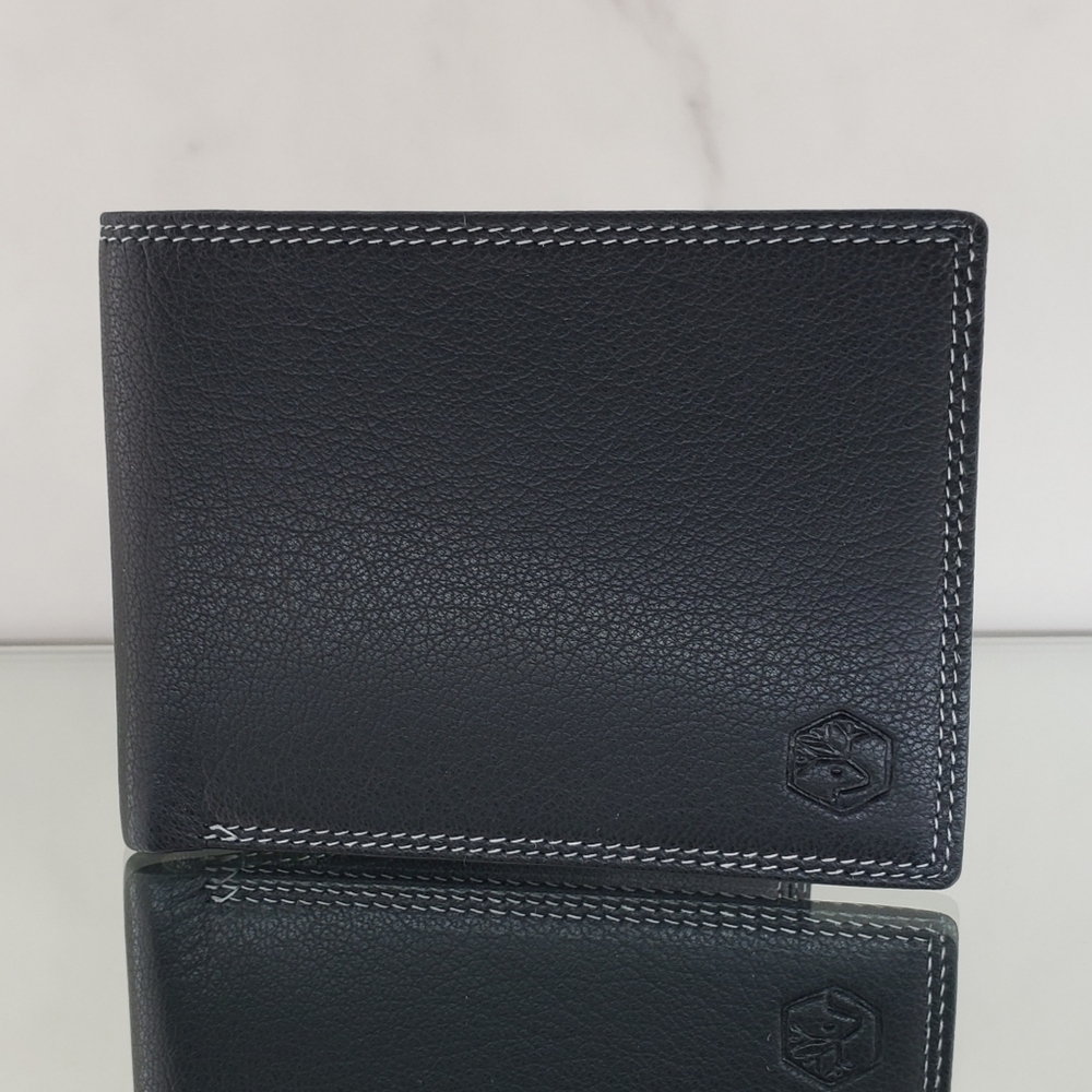 Valentina Wallet Black In Pell Leather Pebbled Finish Bifold Wallet Logo Italy